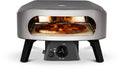 Der Cozze 13 Zoll Pizzaofen CLASSIC von Cozze verfügt über eine offene Front mit sichtbarer Flamme und einen Drehregler für die Hitzekontrolle. Backen Sie eine Peperoni-Pizza auf dem Cordierit-Pizzastein für köstliche Ergebnisse. Inklusive Gas 50mbar - CH-Regler.