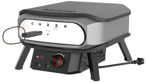 Der Cozze 13 Zoll Pizzaofen PREMIUM ROTATE, elektrisch 230V (CH-Stecker), verfügt über einen "cozze"-Schriftzug, einen Temperaturregler, eine Kontrollleuchte, einen rotierenden Pizzastein und ein seitliches Netzkabel in einem kompakten modernen Design.