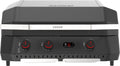 Ein schwarzer Cozze G-800 COMBO Plancha-Grill (Gas 50mbar, CH-Regler) mit 3 Brennern, roten Bedienknöpfen, einem zentralen elektronischen Display und Edelstahl-Akzenten über den Bedienelementen. Einschließlich Warmhalterost, Plancha und Grill. Deckel geschlossen, Frontplatte sichtbar.