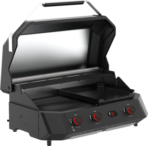 Der Cozze G-800 COMBO Plancha-Grill von Cozze ist ein moderner schwarzer Gasgrill mit 3 Brennern, roten Bedienknöpfen, einer Digitalanzeige, Plancha- und Grillflächen und einem Warmhalterost zum Bereithalten von Speisen.