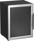Der Cozze Kühlschrank 60L mit Stahlrahmen ist ein kompakter schwarzer Kühlschrank mit einer Glastür in einem Edelstahlrahmen, einem vertikalen rechten Griff und einem "Cozze"-Branding auf der Oberseite - ideal für Ihre Outdoor-Küche. Läuft elektrisch bei 230V (CH-Stecker).
