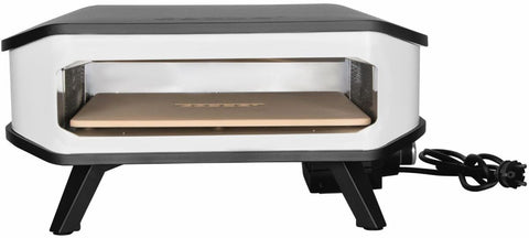 Der Cozze 17 Zoll Pizzaofen, elektrisch V230 (CH-Stecker), verfügt über ein schwarz-weißes Design, eine rechteckige Öffnung, einen Cordierit-Pizzastein, stabile, angewinkelte Beine und ein rechtsseitiges Stromkabel - ideal für leckere Pizza im Freien, jederzeit.