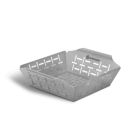 Der Burnhard Edelstahl Grillkorb [19 x 19 x 5,5 cm] zeichnet sich durch abgeschrägte Kanten, ausgeschnittene Schlitze an den Seiten und am Boden sowie das Burnhard-Logo aus. Dieser leere Edelstahlkorb ist ideal für Grillpartys und wird auf weißem Hintergrund gezeigt.