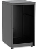 Das Cozze Elements Outdoor-Küche Kühlschrank-Einbaumodul mit Tischplatte [52 cm] ist ein schwarzer Metallschrank ohne Tür, mit offener Vorderseite und einem kleinen runden Ausschnitt auf der Innenseite der Rückwand.