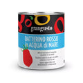 Eine Dose Grangusto Datterino Rosso Tomaten in Meerwasser 800 g (Linea Professional ganze rote Datterini-Tomaten in Meerwasser) weist ein farbenfrohes Design mit roten, grünen, schwarzen und gelben abstrakten Formen auf. Das Etikett enthält Text in mehreren Sprachen und eine Abbildung einer roten Tomate.