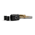 Das Gozney Holzfeuer Control-Kit für Dome (Gen 2) / Dome XL (Gen 2), ein schwarzes elektronisches Gerät mit präziser Luftstromsteuerung, erscheint neben brennenden Holzscheiten in einer Metallschale auf weißem Hintergrund.