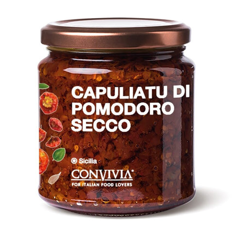 Die Convivia Getrocknete Tomaten aus Sizilien (Capuliatu) kommen in einem Glasgefäß mit Bronzedeckel, beschriftet für Liebhaber der italienischen Küche - perfekt als Capuliatu oder Belag für Pizza.