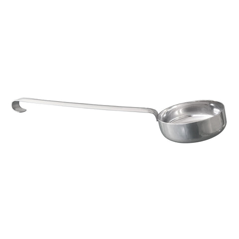 Die Cerutti Inox Pizzasaucen-Kelle (Mestolo) aus Edelstahl besitzt einen langen Griff mit Hakenende und tiefem, rundem Schöpflöffel - perfekt zum Servieren von Suppen oder Soßen.