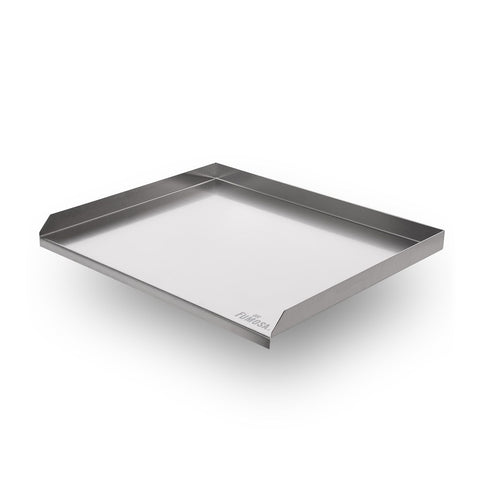 Die Fumosa FUMOSA IMPASTO Edelstahl Arbeitsplatte (60x50) mit erhöhtem Rand und rutschfester Silikonmatte ist ideal für die Handhabung von Teig und perfekt für die Zubereitung von Pizzateig, abgebildet auf weißem Hintergrund.