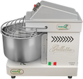 Ein professioneller Famag Grilletta IM 5 Spiralkneter 10V HH in Weiß mit einer Edelstahlschüssel und einem Schutzgitter. Dieser Mixer ist für den professionellen Einsatz konzipiert, verfügt über mehrere Bedientasten und trägt das Famag Grilletta-Logo. Er wird mit einer 3-jährigen Garantie geliefert und zeigt stolz die italienische Flagge als Zeichen seiner Herkunft.